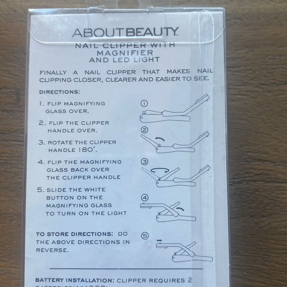 About Beauty Nail Clipper with Magnifier, Nail Catcher and LED Light, NIP - Picture 6 of 7